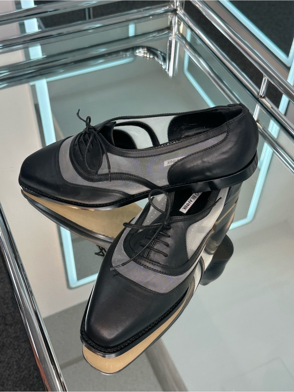 Manolo Blahnik Oxford - Picture 13 of 13